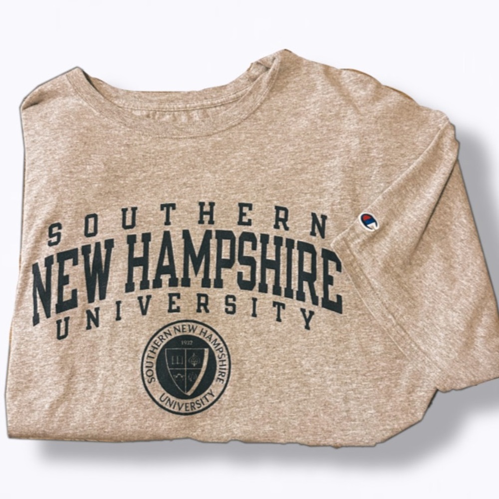 XL College Tshirt:)